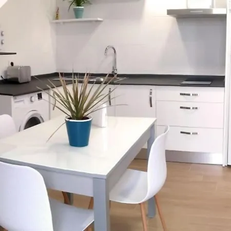 2 Bedrooms 8951 شقة *