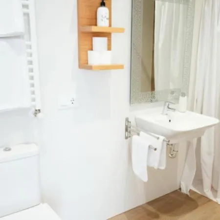 2 Bedrooms 8951 Udalla