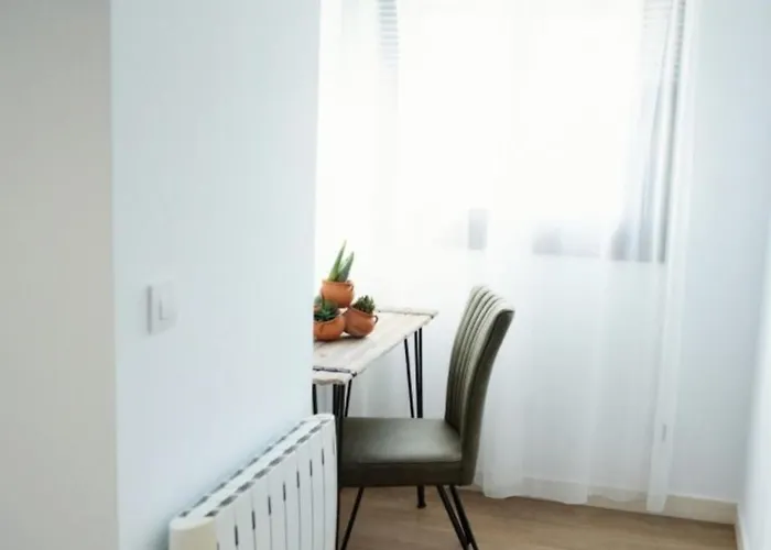 2 Bedrooms 8951 Udalla