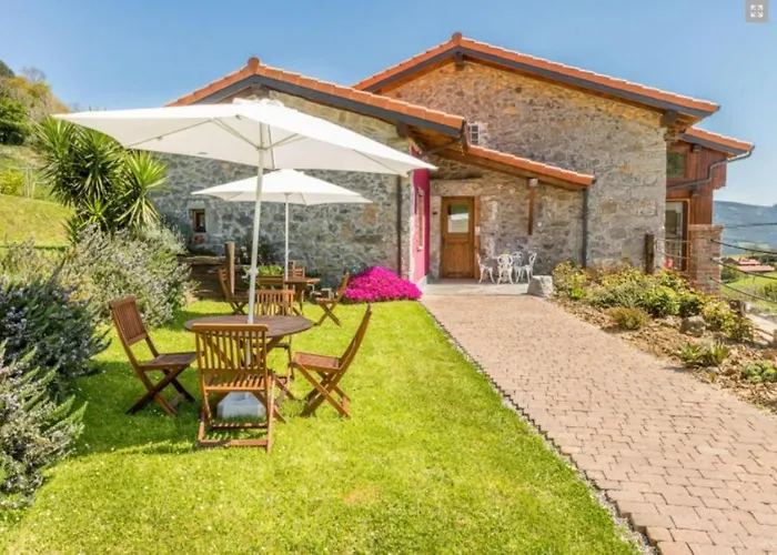 2 Bedrooms 8951 Udalla