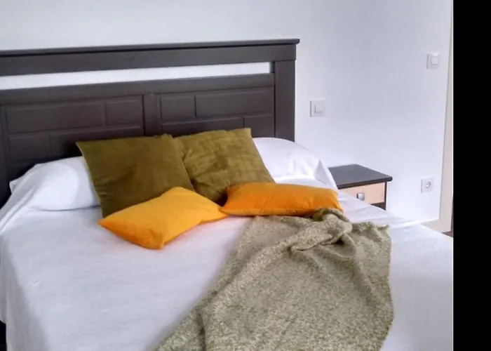 2 Bedrooms 8951 * Udalla