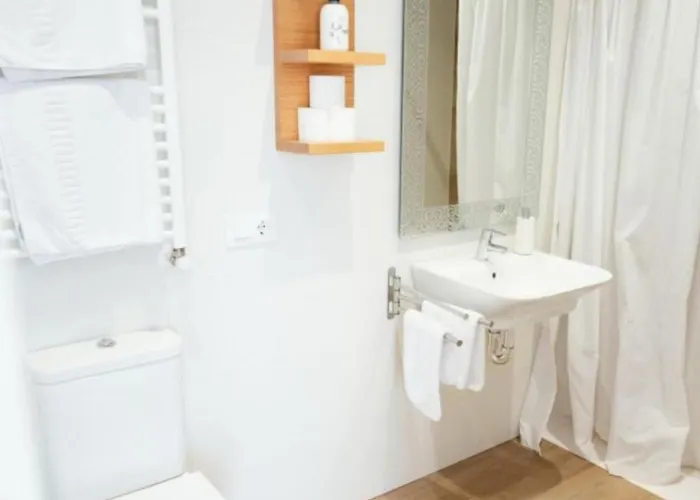 2 Bedrooms 8951 Udalla