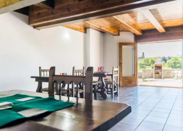 2 Bedrooms 8951 Udalla